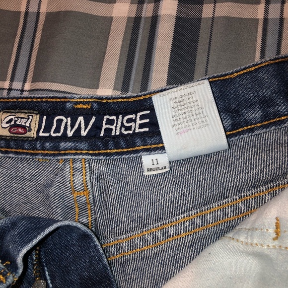 Shorts - Picture 3 of 4